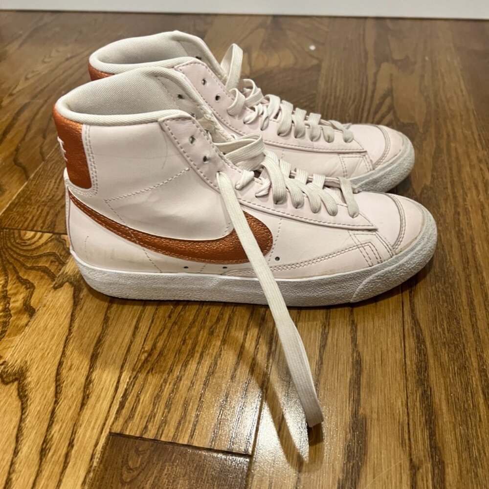 Nike Shoes Womens Size 7 - Picture 2 of 4